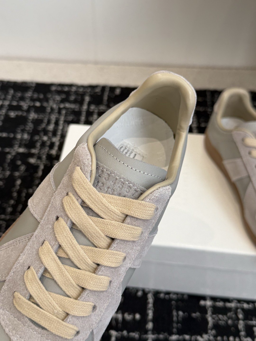 代购级MaisonMargiela MM6 马吉拉 26新色 情侣款  德训鞋 休闲 运动鞋原版购入开发