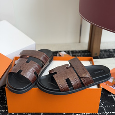 东莞代购级(情侣款)HERMES 爱马仕二舅拖 Chypre这双查帕斯粉拼军绿的拖鞋在专柜是需要靠抢的, 东莞代购级(情侣款)HERMES 爱马仕二舅拖 Chypre这双查帕斯粉拼军绿的拖鞋在专柜是需要靠抢的,