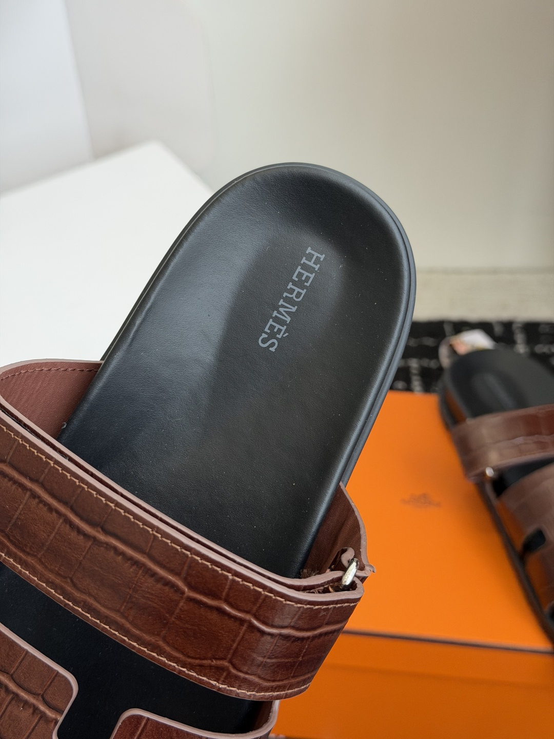 东莞代购级(情侣款)HERMES 爱马仕二舅拖 Chypre这双查帕斯粉拼军绿的拖鞋在专柜是需要靠抢的, 东莞代购级(情侣款)HERMES 爱马仕二舅拖 Chypre这双查帕斯粉拼军绿的拖鞋在专柜是需要靠抢的,