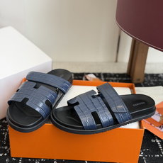 东莞代购级(情侣款)HERMES 爱马仕二舅拖 Chypre这双查帕斯粉拼军绿的拖鞋在专柜是需要靠抢的, 东莞代购级(情侣款)HERMES 爱马仕二舅拖 Chypre这双查帕斯粉拼军绿的拖鞋在专柜是需要靠抢的,