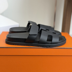 东莞代购级(情侣款)HERMES 爱马仕二舅拖 Chypre这双查帕斯粉拼军绿的拖鞋在专柜是需要靠抢的, 东莞代购级(情侣款)HERMES 爱马仕二舅拖 Chypre这双查帕斯粉拼军绿的拖鞋在专柜是需要靠抢的,