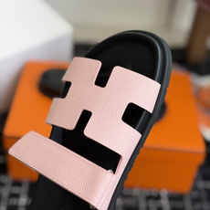 东莞代购级(情侣款)HERMES 爱马仕二舅拖 Chypre这双查帕斯粉拼军绿的拖鞋在专柜是需要靠抢的, 东莞代购级(情侣款)HERMES 爱马仕二舅拖 Chypre这双查帕斯粉拼军绿的拖鞋在专柜是需要靠抢的,