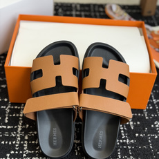 东莞代购级(情侣款)HERMES 爱马仕二舅拖 Chypre这双查帕斯粉拼军绿的拖鞋在专柜是需要靠抢的, 东莞代购级(情侣款)HERMES 爱马仕二舅拖 Chypre这双查帕斯粉拼军绿的拖鞋在专柜是需要靠抢的,