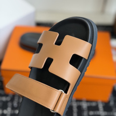 东莞代购级(情侣款)HERMES 爱马仕二舅拖 Chypre这双查帕斯粉拼军绿的拖鞋在专柜是需要靠抢的, 东莞代购级(情侣款)HERMES 爱马仕二舅拖 Chypre这双查帕斯粉拼军绿的拖鞋在专柜是需要靠抢的,