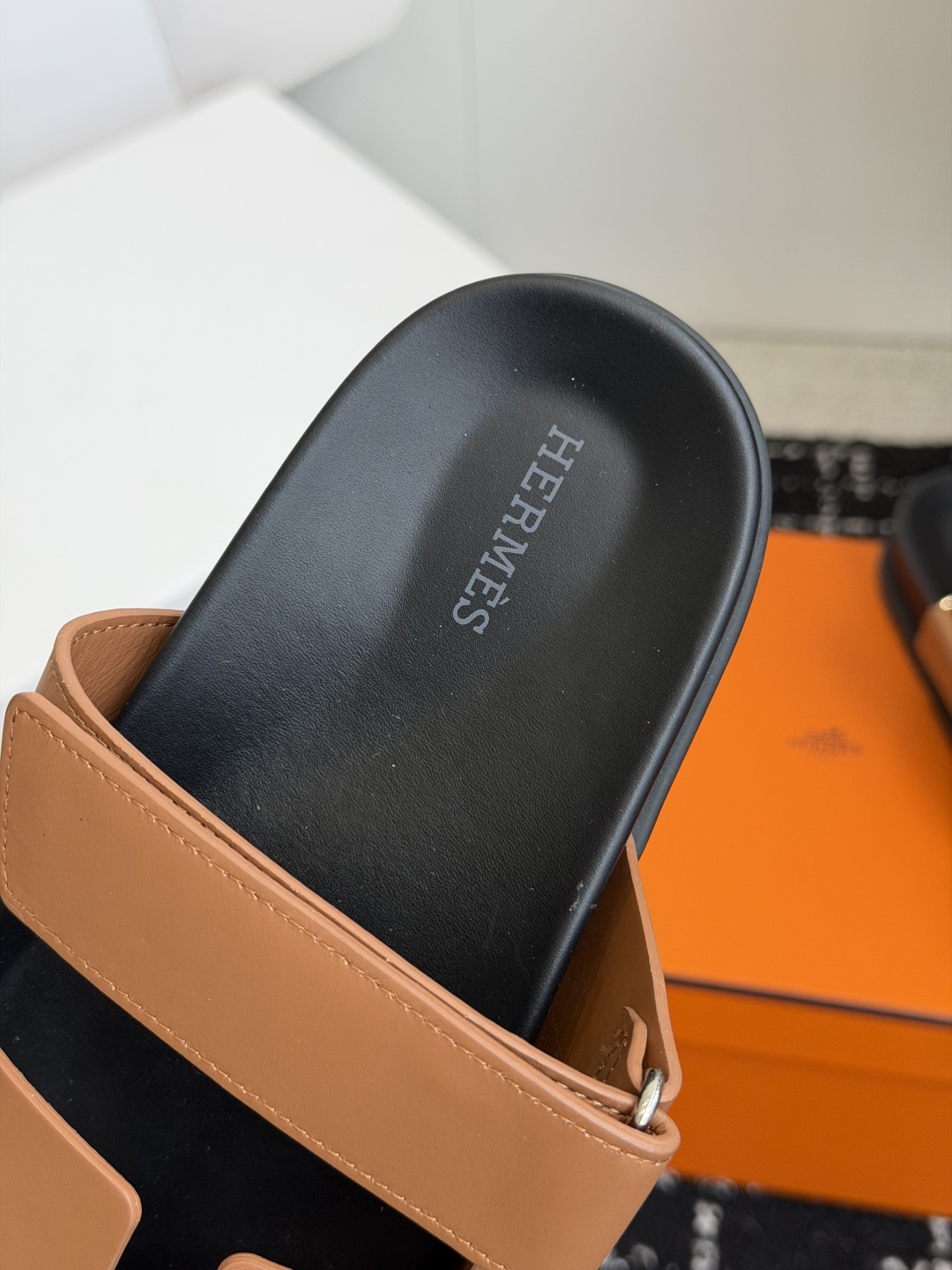 东莞代购级(情侣款)HERMES 爱马仕二舅拖 Chypre这双查帕斯粉拼军绿的拖鞋在专柜是需要靠抢的, 东莞代购级(情侣款)HERMES 爱马仕二舅拖 Chypre这双查帕斯粉拼军绿的拖鞋在专柜是需要靠抢的,
