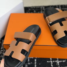 东莞代购级(情侣款)HERMES 爱马仕二舅拖 Chypre这双查帕斯粉拼军绿的拖鞋在专柜是需要靠抢的, 东莞代购级(情侣款)HERMES 爱马仕二舅拖 Chypre这双查帕斯粉拼军绿的拖鞋在专柜是需要靠抢的,