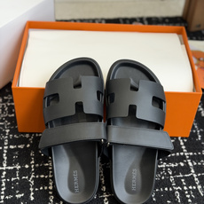 东莞代购级(情侣款)HERMES 爱马仕二舅拖 Chypre这双查帕斯粉拼军绿的拖鞋在专柜是需要靠抢的, 东莞代购级(情侣款)HERMES 爱马仕二舅拖 Chypre这双查帕斯粉拼军绿的拖鞋在专柜是需要靠抢的,