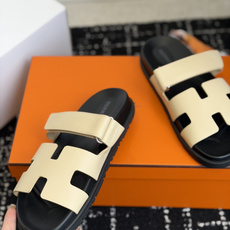 东莞代购级(情侣款)HERMES 爱马仕二舅拖 Chypre这双查帕斯粉拼军绿的拖鞋在专柜是需要靠抢的, 东莞代购级(情侣款)HERMES 爱马仕二舅拖 Chypre这双查帕斯粉拼军绿的拖鞋在专柜是需要靠抢的,