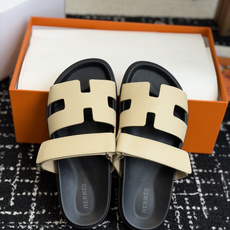 东莞代购级(情侣款)HERMES 爱马仕二舅拖 Chypre这双查帕斯粉拼军绿的拖鞋在专柜是需要靠抢的, 东莞代购级(情侣款)HERMES 爱马仕二舅拖 Chypre这双查帕斯粉拼军绿的拖鞋在专柜是需要靠抢的,