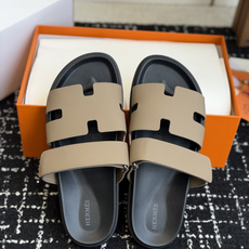 东莞代购级(情侣款)HERMES 爱马仕二舅拖 Chypre这双查帕斯粉拼军绿的拖鞋在专柜是需要靠抢的, 东莞代购级(情侣款)HERMES 爱马仕二舅拖 Chypre这双查帕斯粉拼军绿的拖鞋在专柜是需要靠抢的,
