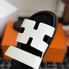 东莞代购级(情侣款)HERMES 爱马仕二舅拖 Chypre这双查帕斯粉拼军绿的拖鞋在专柜是需要靠抢的, 东莞代购级(情侣款)HERMES 爱马仕二舅拖 Chypre这双查帕斯粉拼军绿的拖鞋在专柜是需要靠抢的,