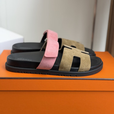 东莞代购级(情侣款)HERMES 爱马仕二舅拖 Chypre这双查帕斯粉拼军绿的拖鞋在专柜是需要靠抢的, 东莞代购级(情侣款)HERMES 爱马仕二舅拖 Chypre这双查帕斯粉拼军绿的拖鞋在专柜是需要靠抢的,