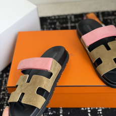 东莞代购级(情侣款)HERMES 爱马仕二舅拖 Chypre这双查帕斯粉拼军绿的拖鞋在专柜是需要靠抢的, 东莞代购级(情侣款)HERMES 爱马仕二舅拖 Chypre这双查帕斯粉拼军绿的拖鞋在专柜是需要靠抢的,