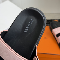 东莞代购级(情侣款)HERMES 爱马仕二舅拖 Chypre这双查帕斯粉拼军绿的拖鞋在专柜是需要靠抢的, 东莞代购级(情侣款)HERMES 爱马仕二舅拖 Chypre这双查帕斯粉拼军绿的拖鞋在专柜是需要靠抢的,