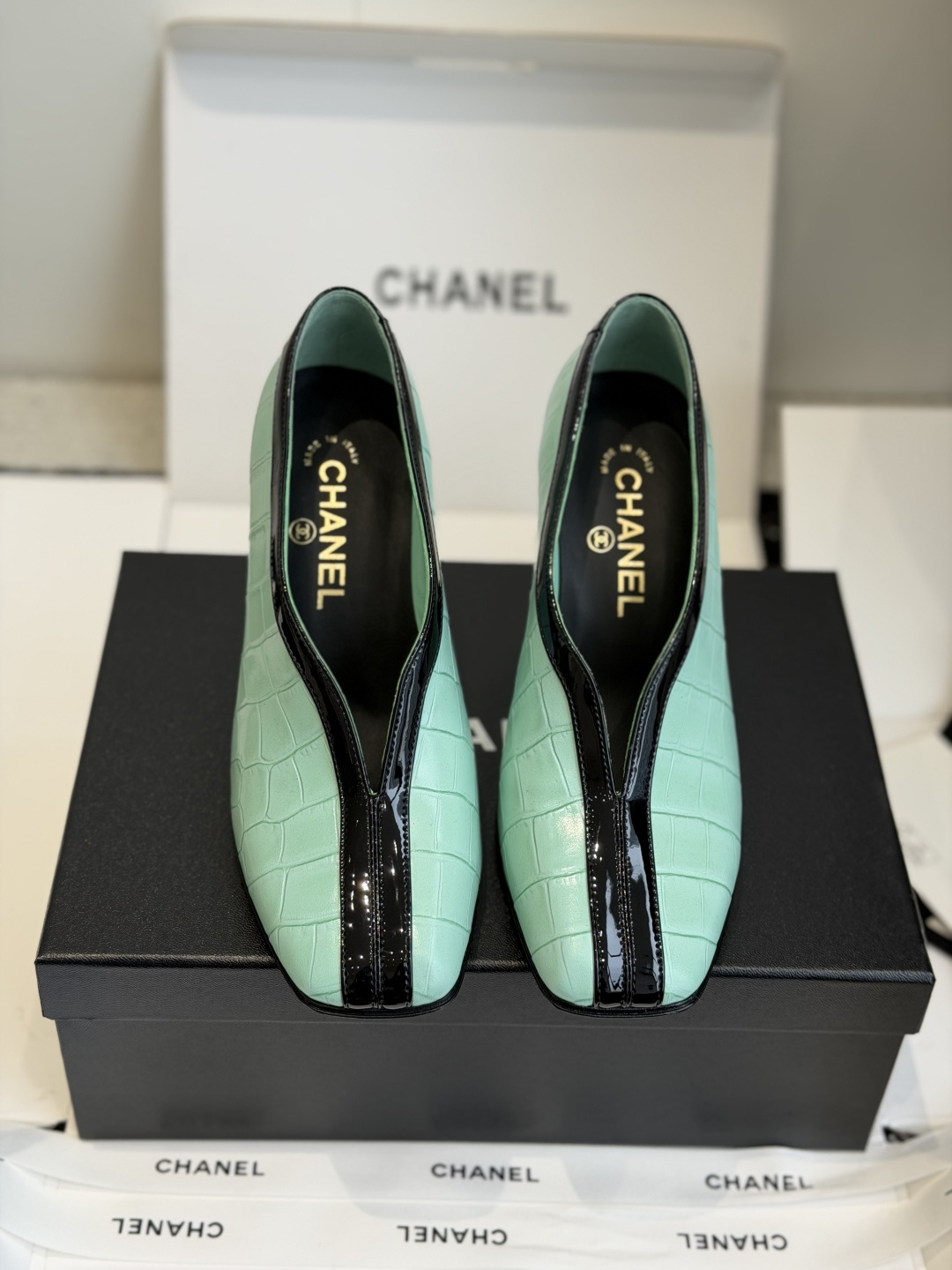 东莞代购级CHANEL小香 26ss 早春新款 大方头单鞋，复古法式优雅感，高级感十足 香奶奶中空单鞋，