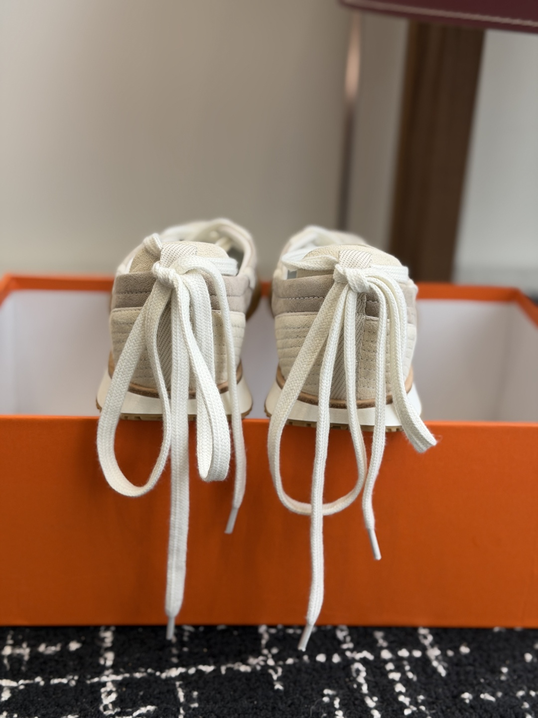 代购级Hermes爱马仕运动鞋，简直就是一年四季日常通勤、休闲时光的绝佳伴侣！鞋子按照原版打版调试的鞋型