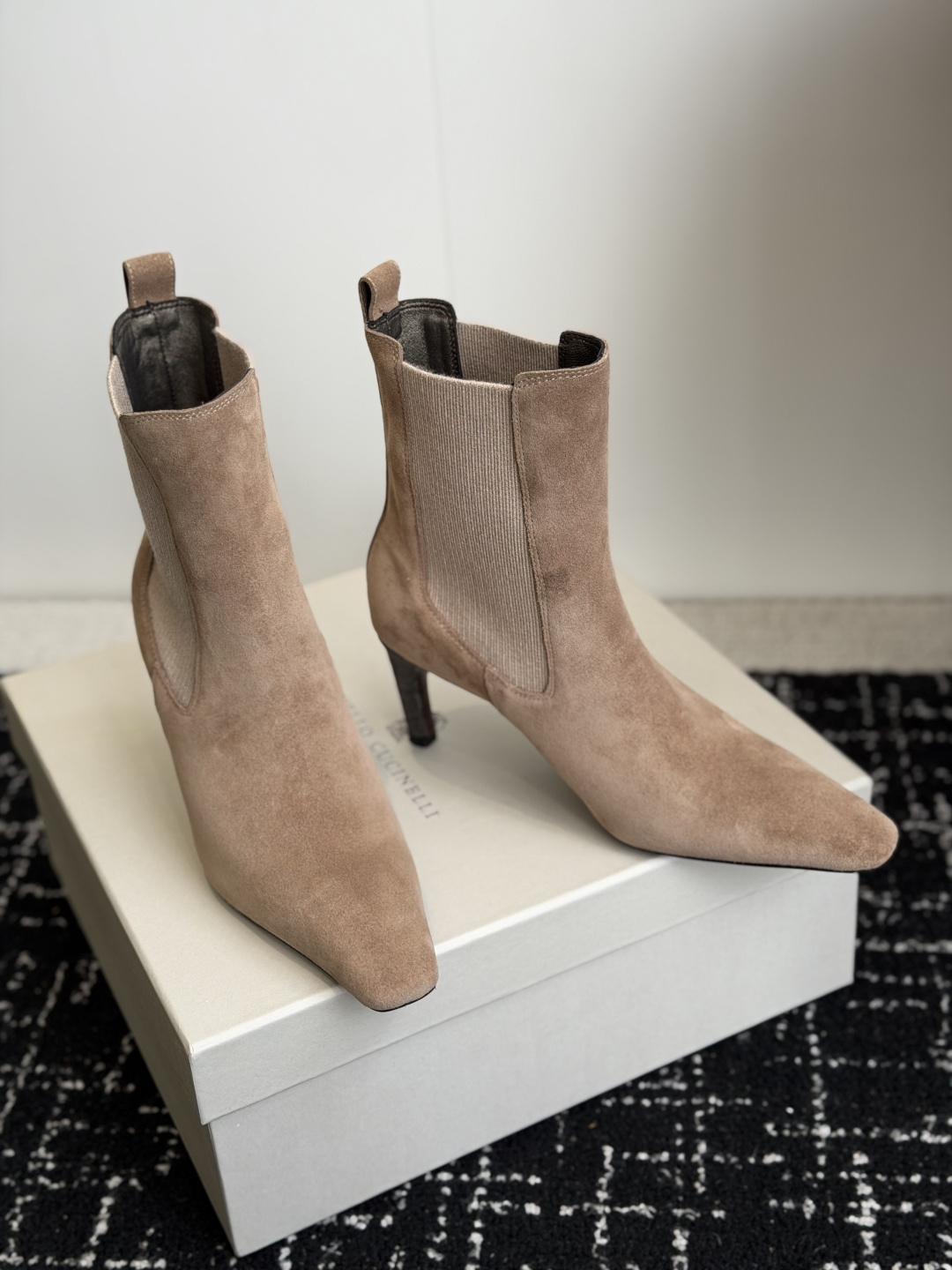 代购级Brunello Cucinelli 匠心臻品 bc新款时尚简约百搭休闲瘦瘦切尔西靴 秋冬必入卷这