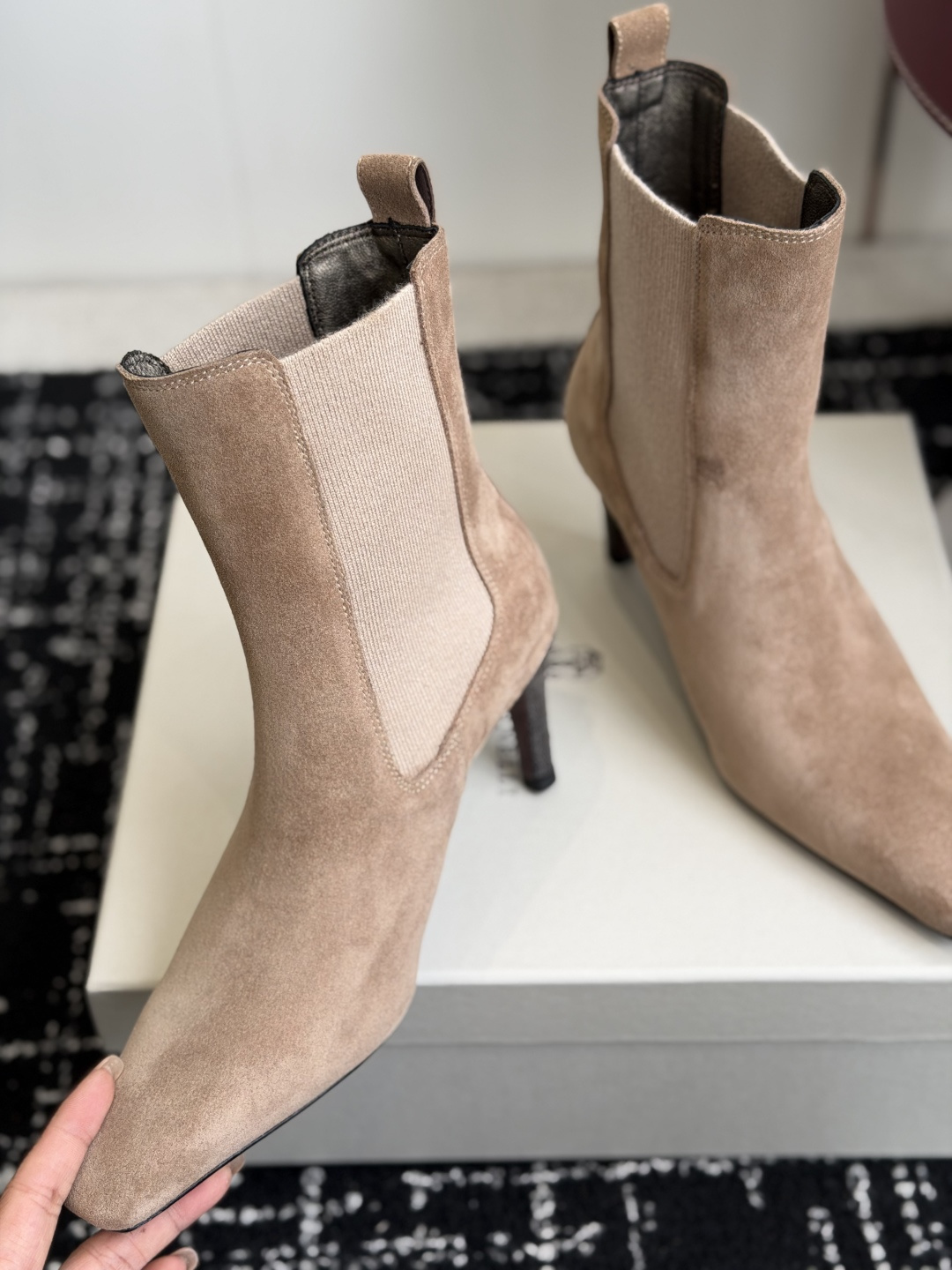 代购级Brunello Cucinelli 匠心臻品 bc新款时尚简约百搭休闲瘦瘦切尔西靴 秋冬必入卷这