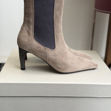 代购级Brunello Cucinelli 匠心臻品 bc新款时尚简约百搭休闲瘦瘦切尔西靴 秋冬必入卷这 代购级Brunello Cucinelli 匠心臻品 bc新款时尚简约百搭休闲瘦瘦切尔西靴 秋冬必入卷这