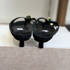 代购级jimmy choo Emeri 26ss夏日辣妹出街封神款,焦糖棕vs紫蘭花色,一双比一双懂夏天 代购级jimmy choo Emeri 26ss夏日辣妹出街封神款,焦糖棕vs紫蘭花色,一双比一双懂夏天
