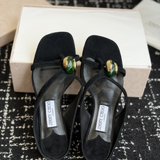 代购级jimmy choo Emeri 26ss夏日辣妹出街封神款,焦糖棕vs紫蘭花色,一双比一双懂夏天 代购级jimmy choo Emeri 26ss夏日辣妹出街封神款,焦糖棕vs紫蘭花色,一双比一双懂夏天