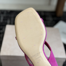 代购级jimmy choo Emeri 26ss夏日辣妹出街封神款,焦糖棕vs紫蘭花色,一双比一双懂夏天 代购级jimmy choo Emeri 26ss夏日辣妹出街封神款,焦糖棕vs紫蘭花色,一双比一双懂夏天