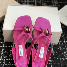 代购级jimmy choo Emeri 26ss夏日辣妹出街封神款,焦糖棕vs紫蘭花色,一双比一双懂夏天 代购级jimmy choo Emeri 26ss夏日辣妹出街封神款,焦糖棕vs紫蘭花色,一双比一双懂夏天