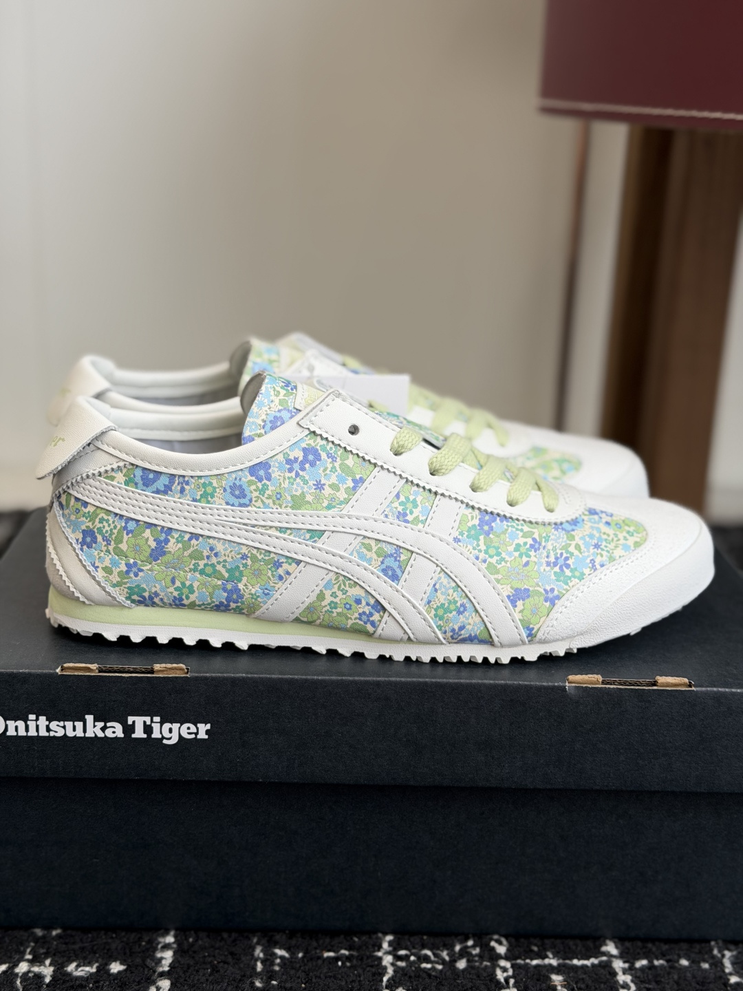 东莞代购级Onit*suka Tiger鬼冢虎——杨幂同款今年新色，配色实在太nice！依旧原渠道，咱们
