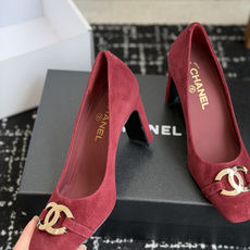 代购级CHANEL小香 26ss 秋季新款 方圆头大金扣高跟鞋 复古法式优雅感,高级感十足 香奶奶大金扣 代购级CHANEL小香 26ss 秋季新款 方圆头大金扣高跟鞋 复古法式优雅感,高级感十足 香奶奶大金扣