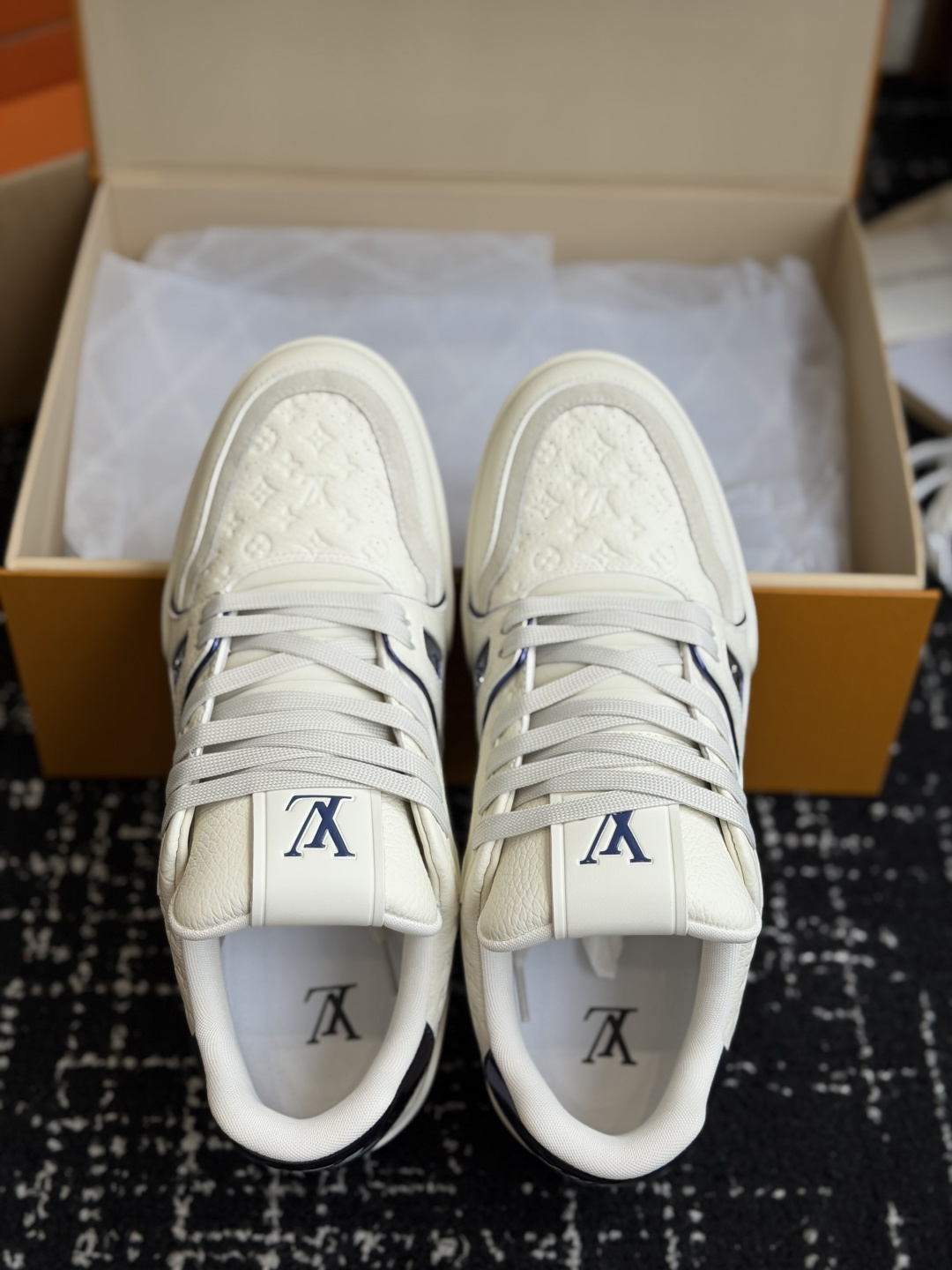 代购级（官网同步✈️盒包装）Louis Vuitton 26ss 驴家的爆款！trainer板鞋，每个人