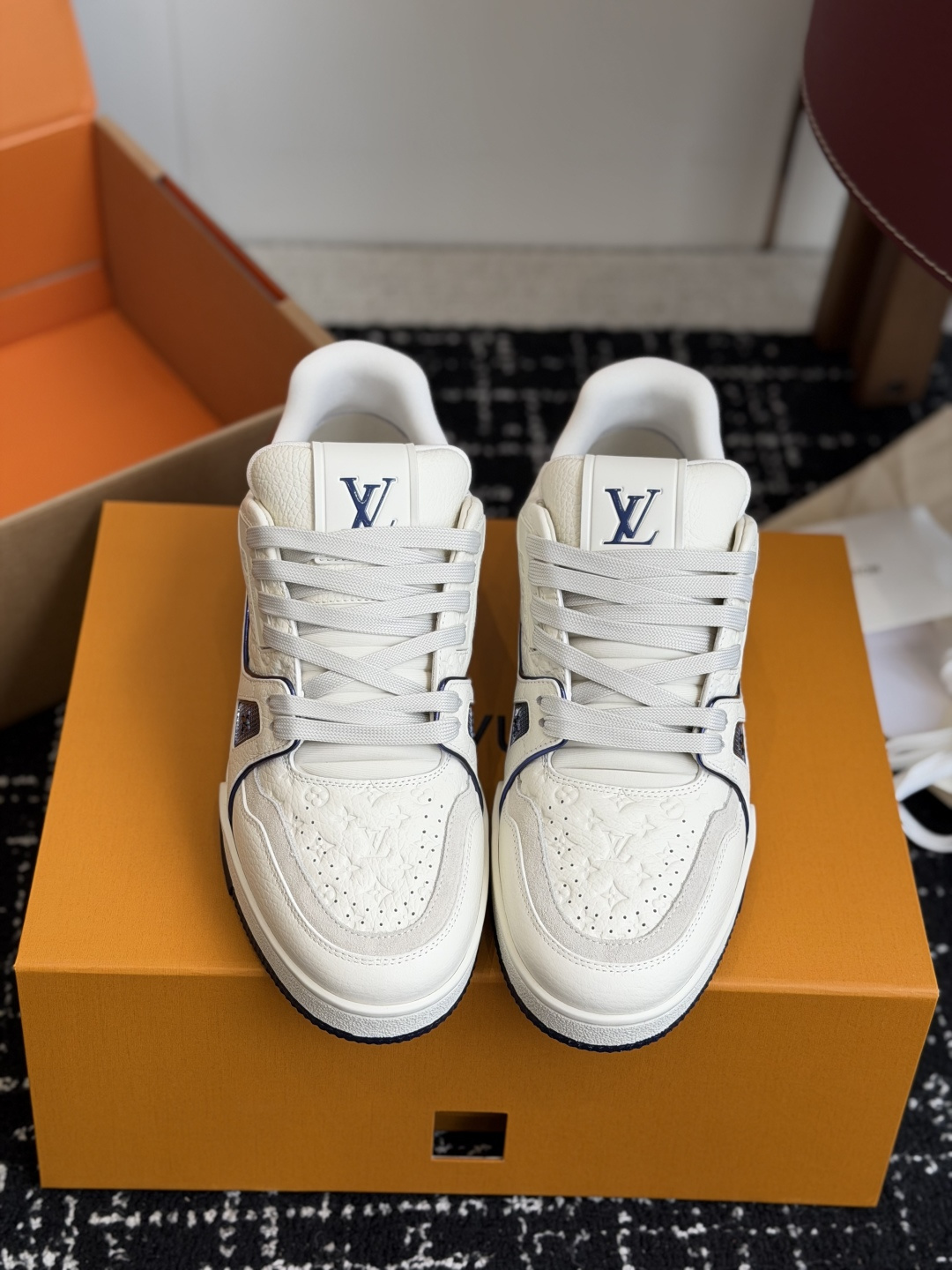 代购级（官网同步✈️盒包装）Louis Vuitton 26ss 驴家的爆款！trainer板鞋，每个人