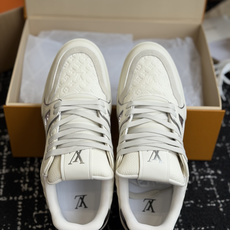 代购级(官网同步✈️盒包装)Louis Vuitton 26ss 驴家的爆款!trainer板鞋,每个人 代购级(官网同步✈️盒包装)Louis Vuitton 26ss 驴家的爆款!trainer板鞋,每个人