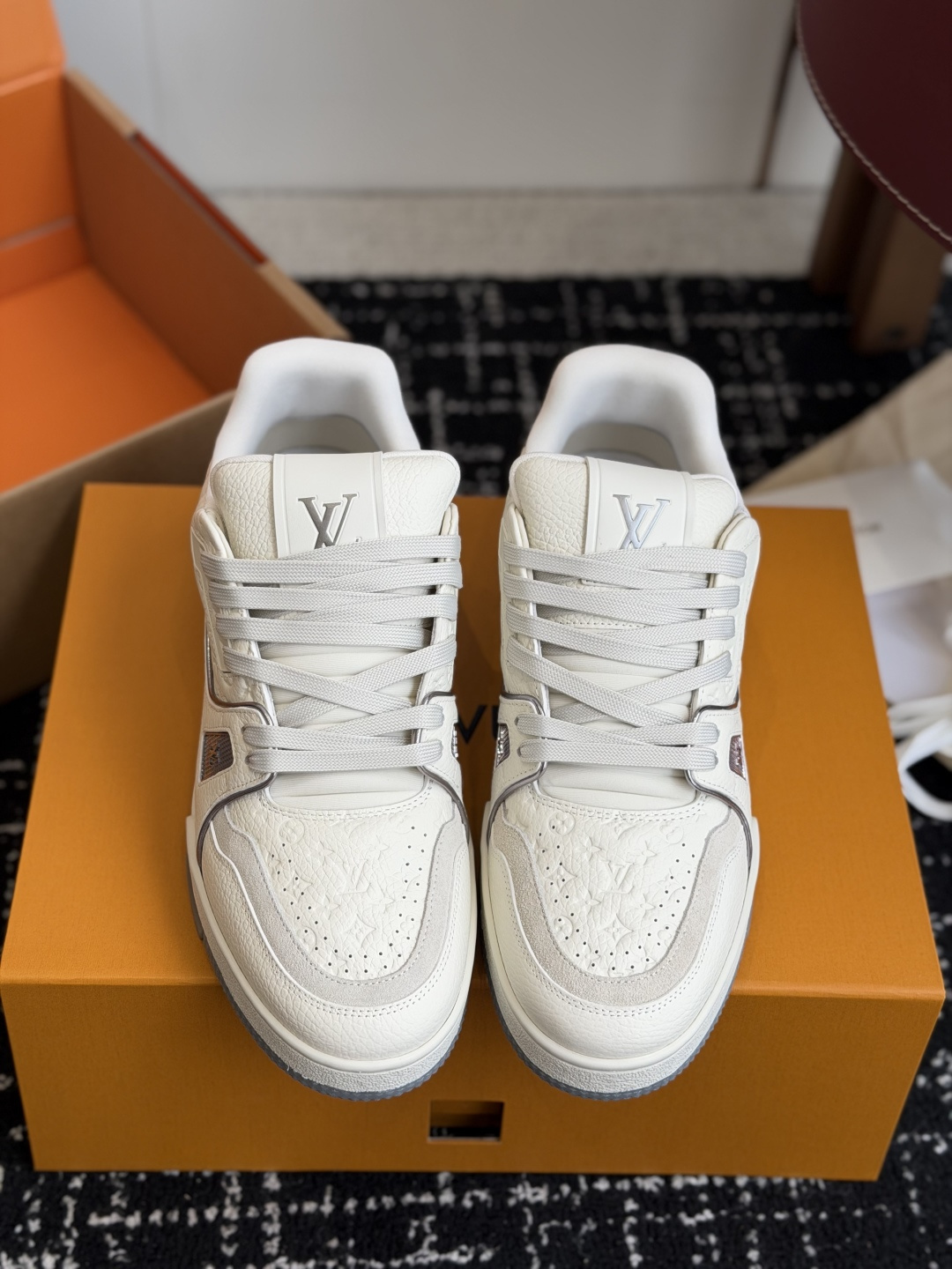 代购级（官网同步✈️盒包装）Louis Vuitton 26ss 驴家的爆款！trainer板鞋，每个人