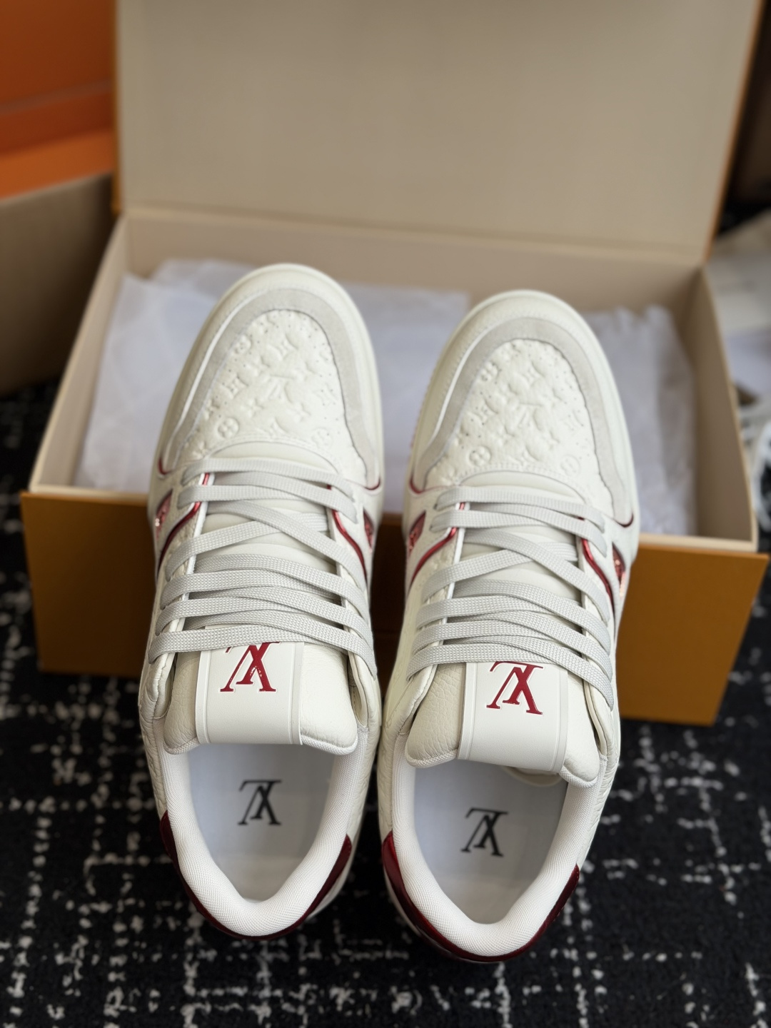 代购级（官网同步✈️盒包装）Louis Vuitton 26ss 驴家的爆款！trainer板鞋，每个人