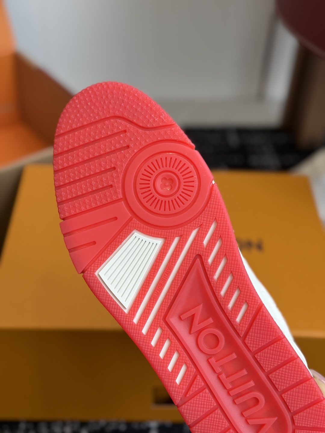 代购级（官网同步✈️盒包装）Louis Vuitton 26ss 驴家的爆款！trainer板鞋，每个人