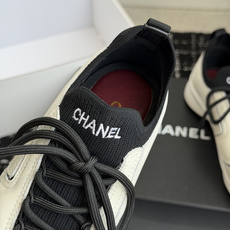 代购级Chanel26ss夏季新款复古休闲运动鞋自带慵懒贵气氛围感的双C运动鞋系列,利落的低帮鞋型搭配经 代购级Chanel26ss夏季新款复古休闲运动鞋自带慵懒贵气氛围感的双C运动鞋系列,利落的低帮鞋型搭配经