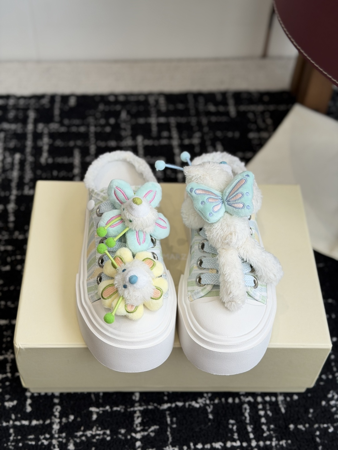 代购级小众品牌13DEMARZO 26ss新款 立体玩偶 溶解鞋 休闲鞋立体小熊玩偶溶解鞋 这双鞋采用独