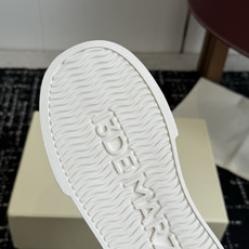 代购级小众品牌13DEMARZO 26ss新款 立体玩偶 溶解鞋 休闲鞋立体小熊玩偶溶解鞋 这双鞋采用独 代购级小众品牌13DEMARZO 26ss新款 立体玩偶 溶解鞋 休闲鞋立体小熊玩偶溶解鞋 这双鞋采用独