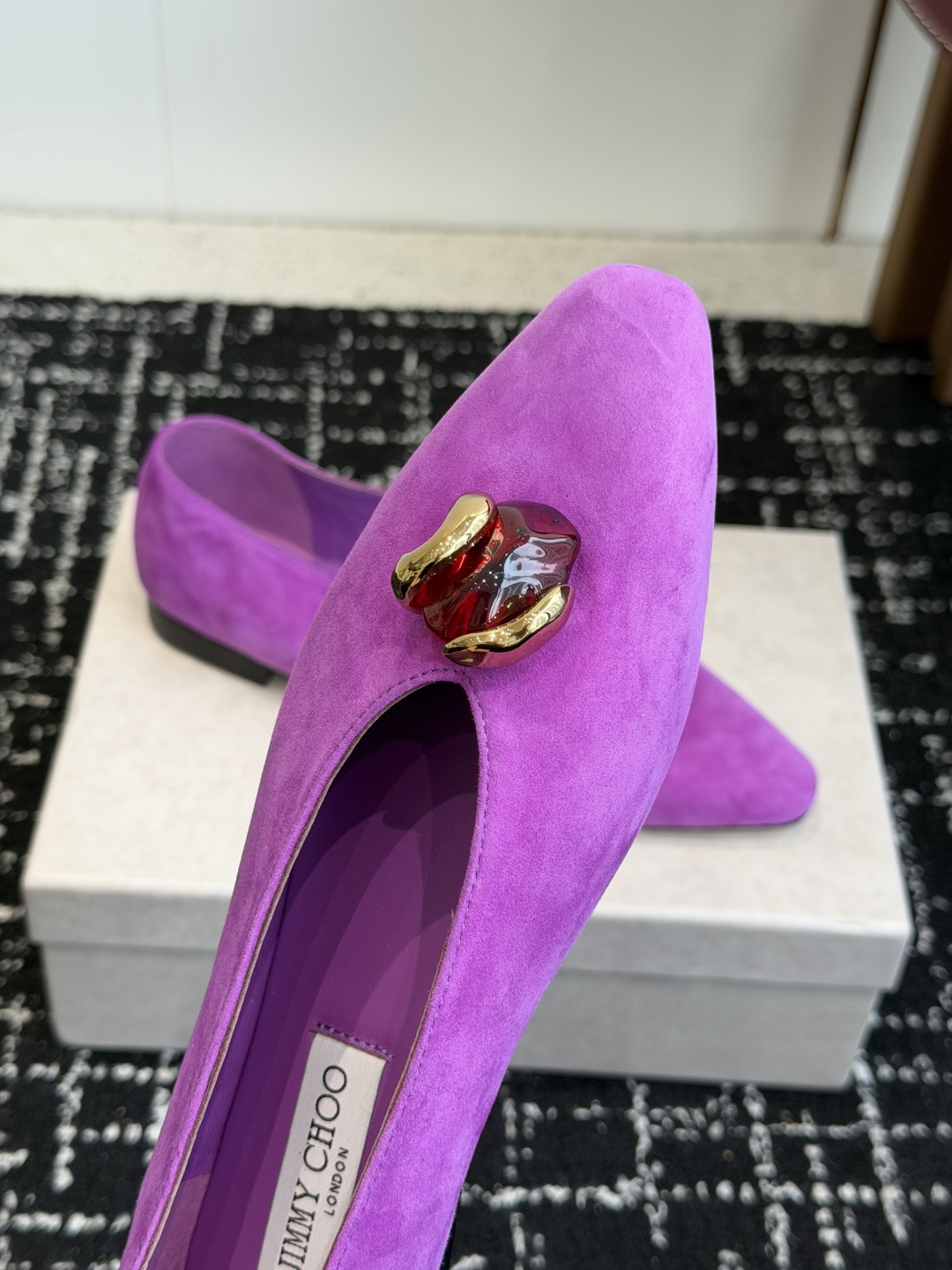 代购级JIMMY CHOO JC 吉米周 26ss新款简约宝石玛丽珍平底鞋单鞋原版套楦，完美的线条，简约