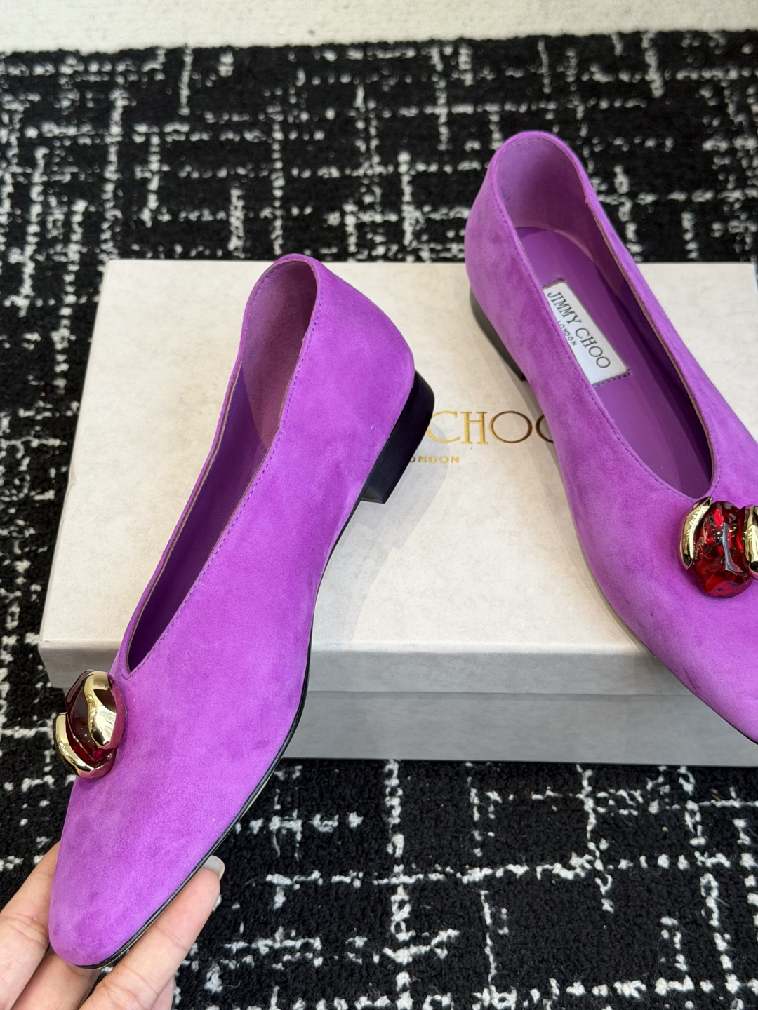 代购级JIMMY CHOO JC 吉米周 26ss新款简约宝石玛丽珍平底鞋单鞋原版套楦，完美的线条，简约