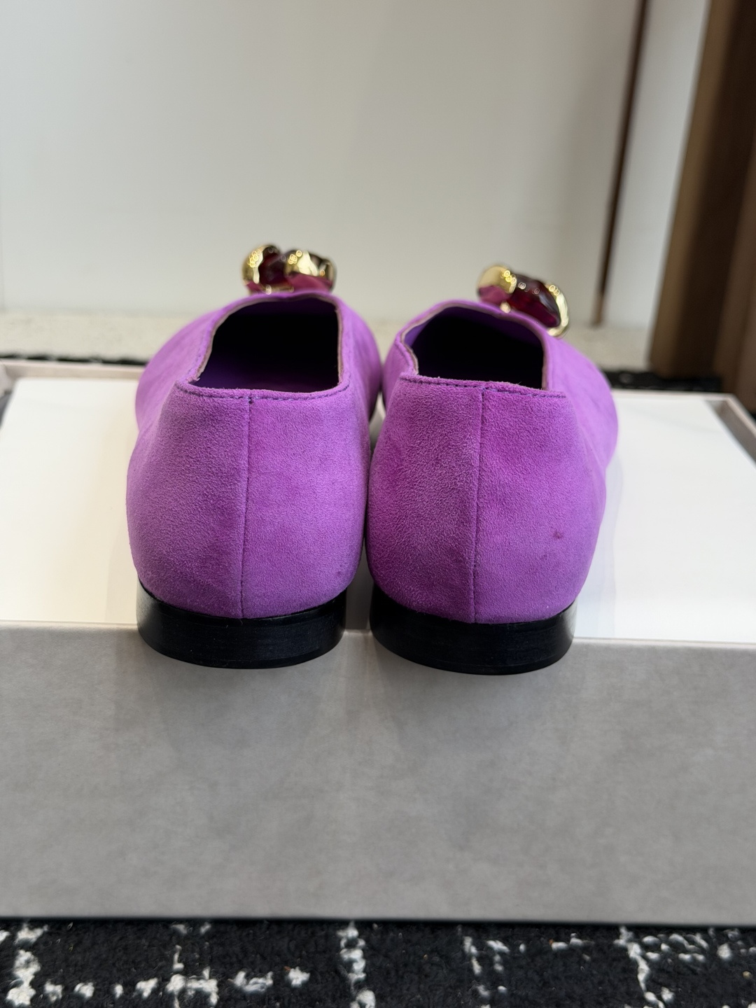 代购级JIMMY CHOO JC 吉米周 26ss新款简约宝石玛丽珍平底鞋单鞋原版套楦，完美的线条，简约