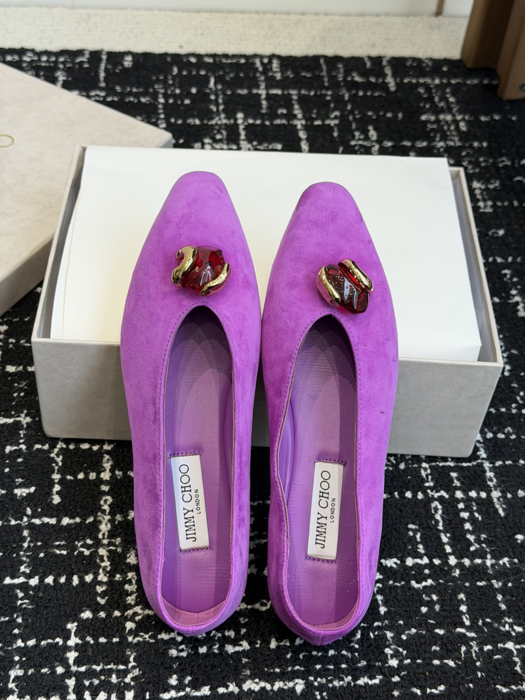 代购级JIMMY CHOO JC 吉米周 26ss新款简约宝石玛丽珍平底鞋单鞋原版套楦，完美的线条，简约