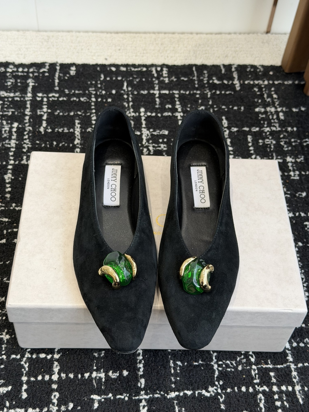 代购级JIMMY CHOO JC 吉米周 26ss新款简约宝石玛丽珍平底鞋单鞋原版套楦，完美的线条，简约