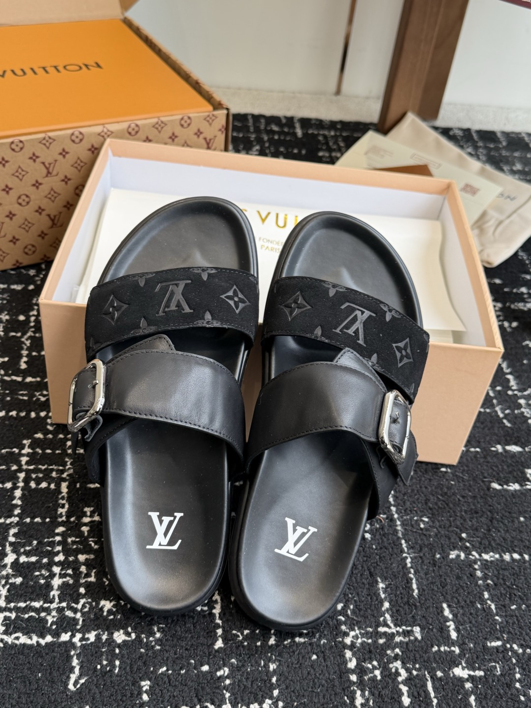 东莞代购级Loui* Vuitto* LV路易威登二带皮带扣男拖奢品拖鞋，路易威登新款火爆上市，凹凸花型