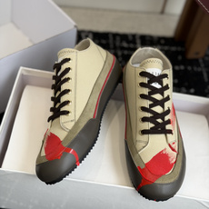 代购级 Maison Margiela26ss夏季新款泼墨涂鸦系列帆布鞋自带先锋艺术氛围感的马吉拉泼墨涂 代购级 Maison Margiela26ss夏季新款泼墨涂鸦系列帆布鞋自带先锋艺术氛围感的马吉拉泼墨涂