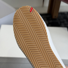代购级 Maison Margiela26ss夏季新款泼墨涂鸦系列帆布鞋自带先锋艺术氛围感的马吉拉泼墨涂 代购级 Maison Margiela26ss夏季新款泼墨涂鸦系列帆布鞋自带先锋艺术氛围感的马吉拉泼墨涂