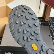 东莞代购级始祖鸟 ARC'TERYX AX-S CRUX 户外徒步越野鞋主体采用工程编织网面,轻薄透气, 东莞代购级始祖鸟 ARC'TERYX AX-S CRUX 户外徒步越野鞋主体采用工程编织网面,轻薄透气,