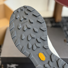 东莞代购级始祖鸟 ARC'TERYX AX-S CRUX 户外徒步越野鞋主体采用工程编织网面,轻薄透气, 东莞代购级始祖鸟 ARC'TERYX AX-S CRUX 户外徒步越野鞋主体采用工程编织网面,轻薄透气,