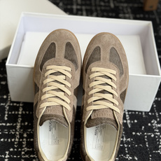 代购级MaisonMargiela MM6 马吉拉 26新色 情侣款 德训鞋 休闲 运动鞋原版购入开发 代购级MaisonMargiela MM6 马吉拉 26新色 情侣款 德训鞋 休闲 运动鞋原版购入开发