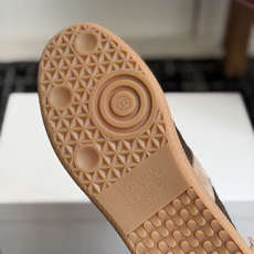 代购级MaisonMargiela MM6 马吉拉 26新色 情侣款 德训鞋 休闲 运动鞋原版购入开发 代购级MaisonMargiela MM6 马吉拉 26新色 情侣款 德训鞋 休闲 运动鞋原版购入开发